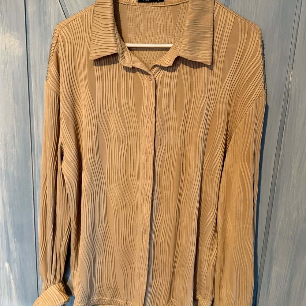 Fashion Brand Tan Button Down Women’s Blouse